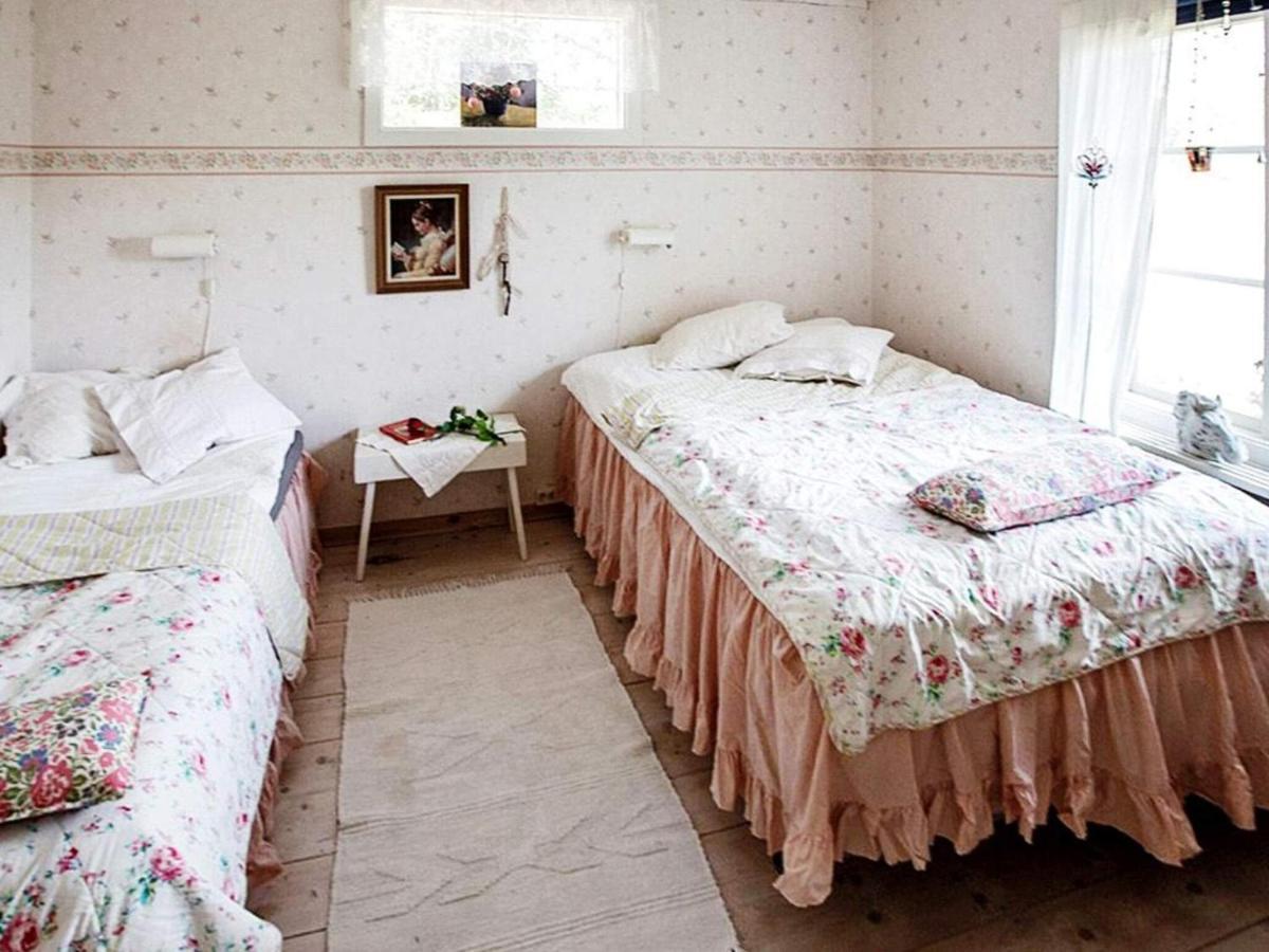 5 Person Holiday Home In Tostared מראה חיצוני תמונה